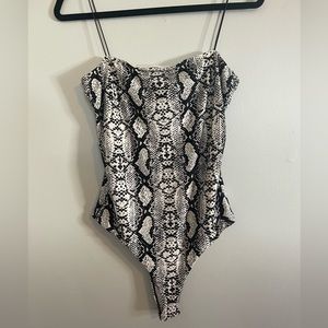 Black and White snake skin body suit size:L